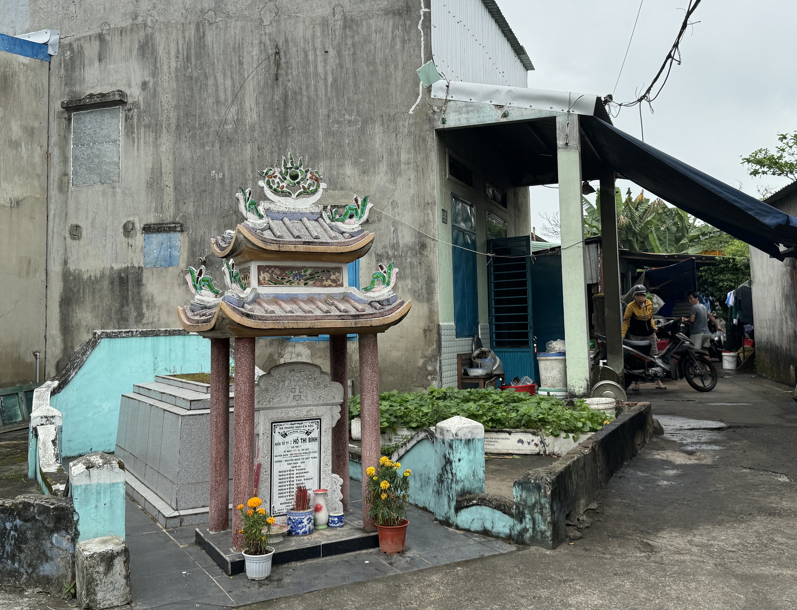 Ớn lạnh cảnh khu dân cư xen lẫn hàng ngàn ngôi mộ ở Đà Nẵng- Ảnh 9.
