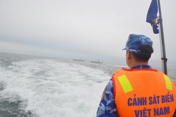Cảnh sát biển Việt Nam - Trung Quốc lần đầu tiên tuần tra chung trên vùng biển giáp ranh- Ảnh 1.