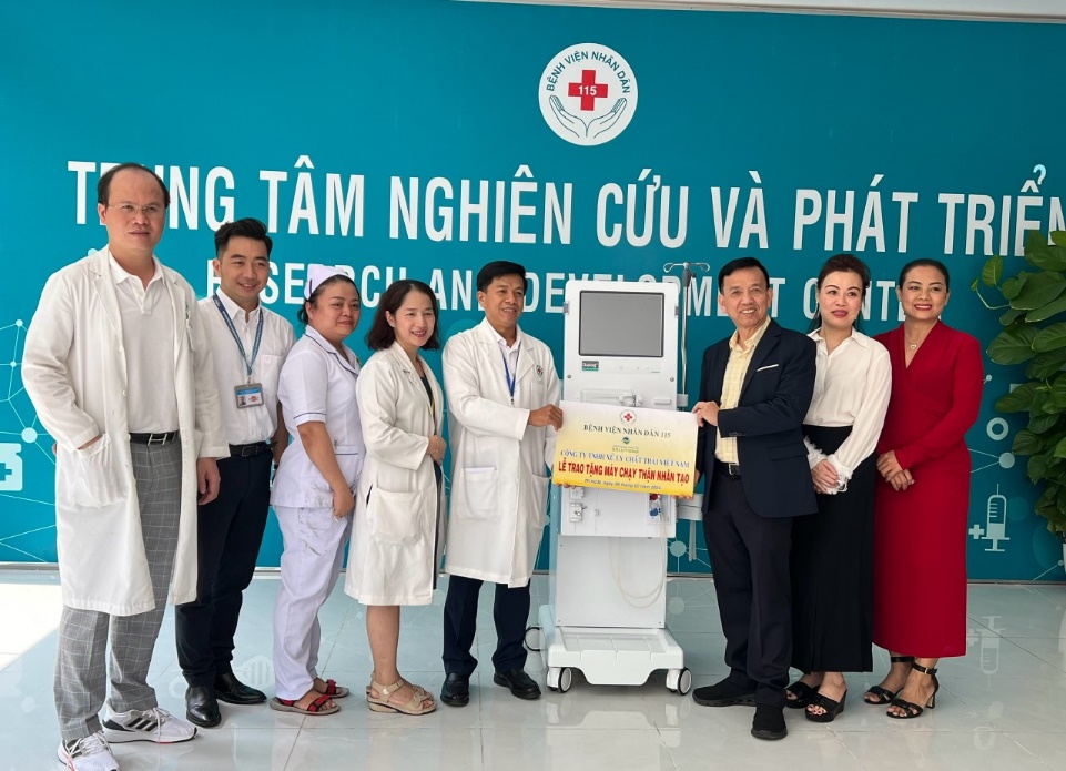 VWS tặng máy chạy thận nhân tạo cho Bệnh viện Nhân dân 115- Ảnh 2.