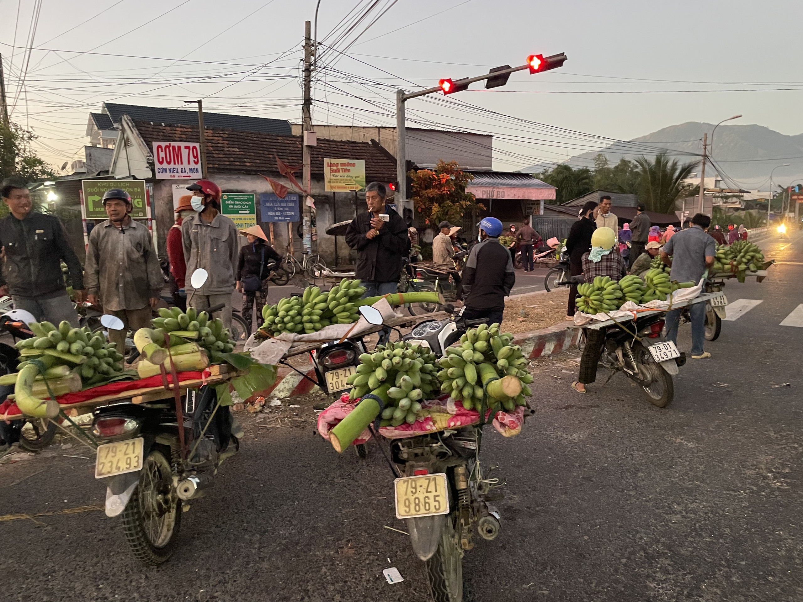 Độc đáo chợ chuối Suối Cát - Cam Lâm- Ảnh 2.