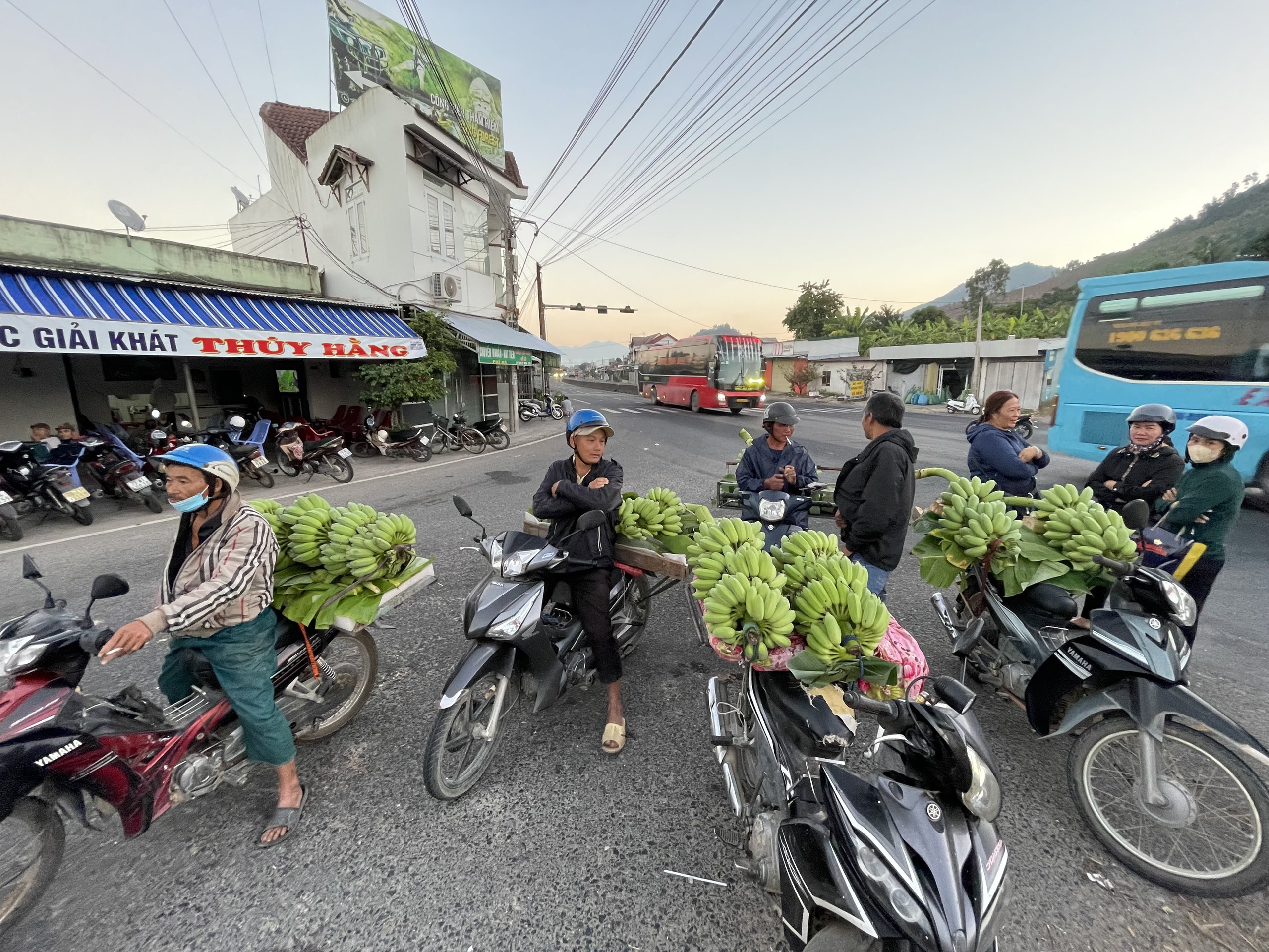 Độc đáo chợ chuối Suối Cát - Cam Lâm- Ảnh 5.