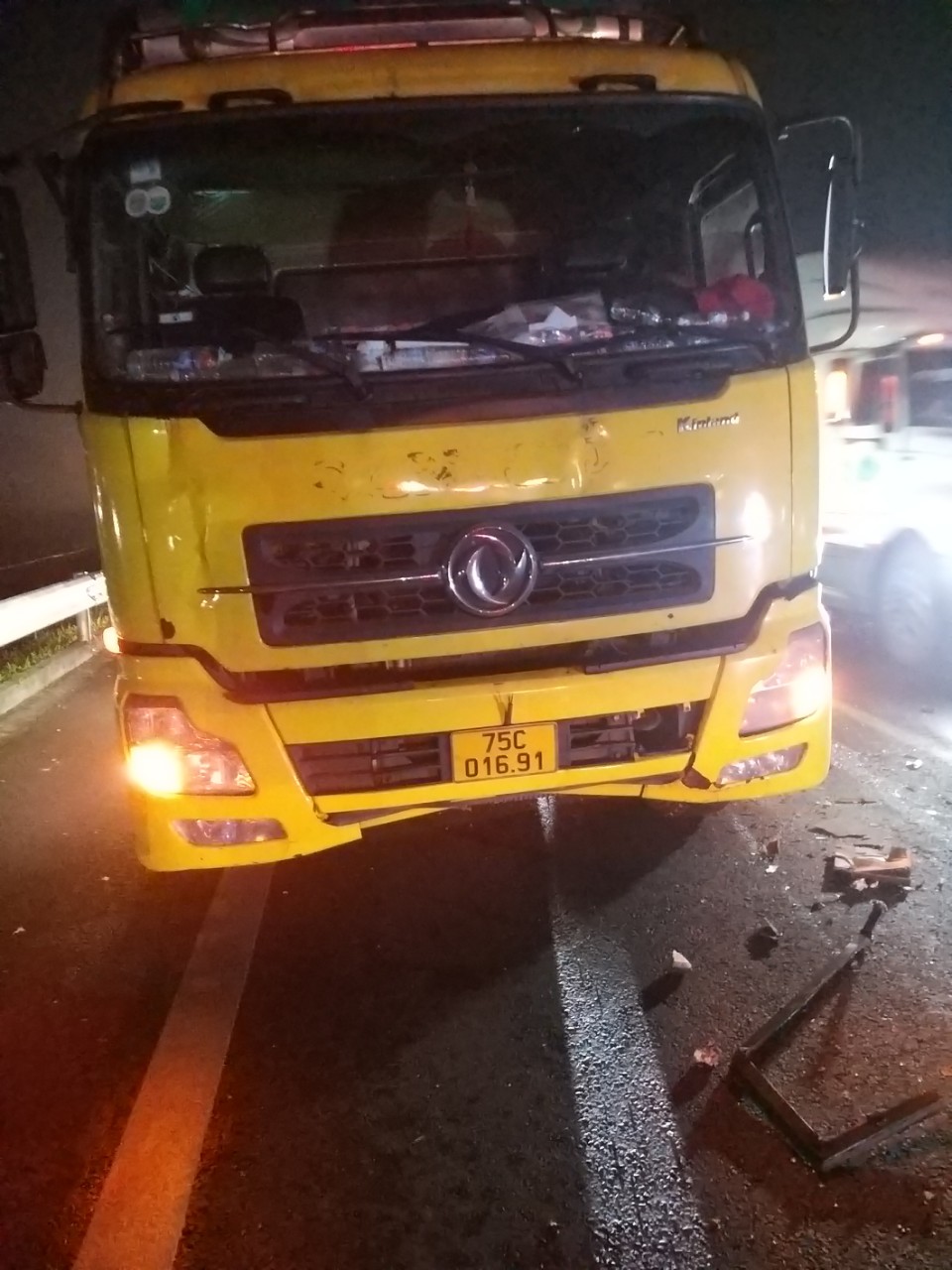 Tai nạn nghiêm trọng trên cao tốc Cam Lộ - La Sơn khiến 2 người chết, 7 người bị thương- Ảnh 5.