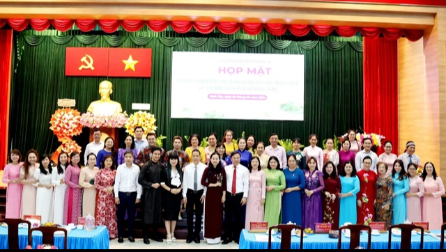 Hội Liên hiệp Phụ nữ quận Bình Tân tổ chức Chương trình 8-3 cho 300 chị em- Ảnh 1.