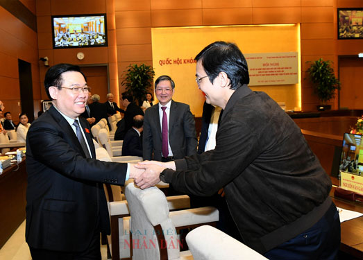 Chủ tịch Quốc hội Vương Đình Huệ và các đại biểu tại hội nghị sơ kết 5 năm thực hiện Quy chế phối hợp công tác giữa Ủy ban Thường vụ Quốc hội và Đoàn Chủ tịch Ủy ban Trung ương MTTQ Việt Nam