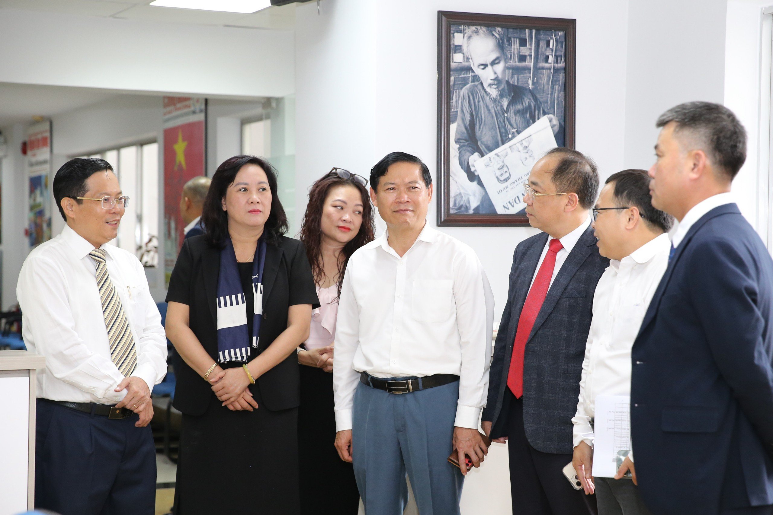 Báo Người Lao Động, Báo VietNamNet, Báo Tuổi trẻ Thủ đô ký kết hợp tác- Ảnh 1.