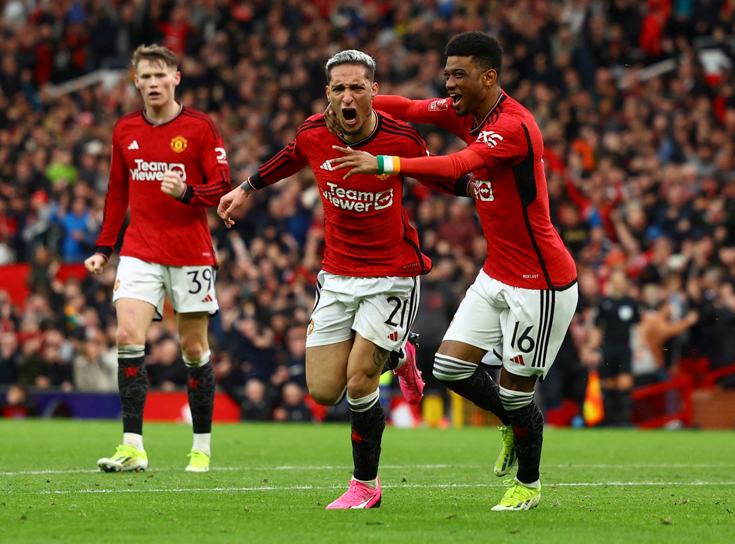 Antony bật khóc ngày trở lại Real Betis, khép lại ác mộng tại Man United - Ảnh 1.