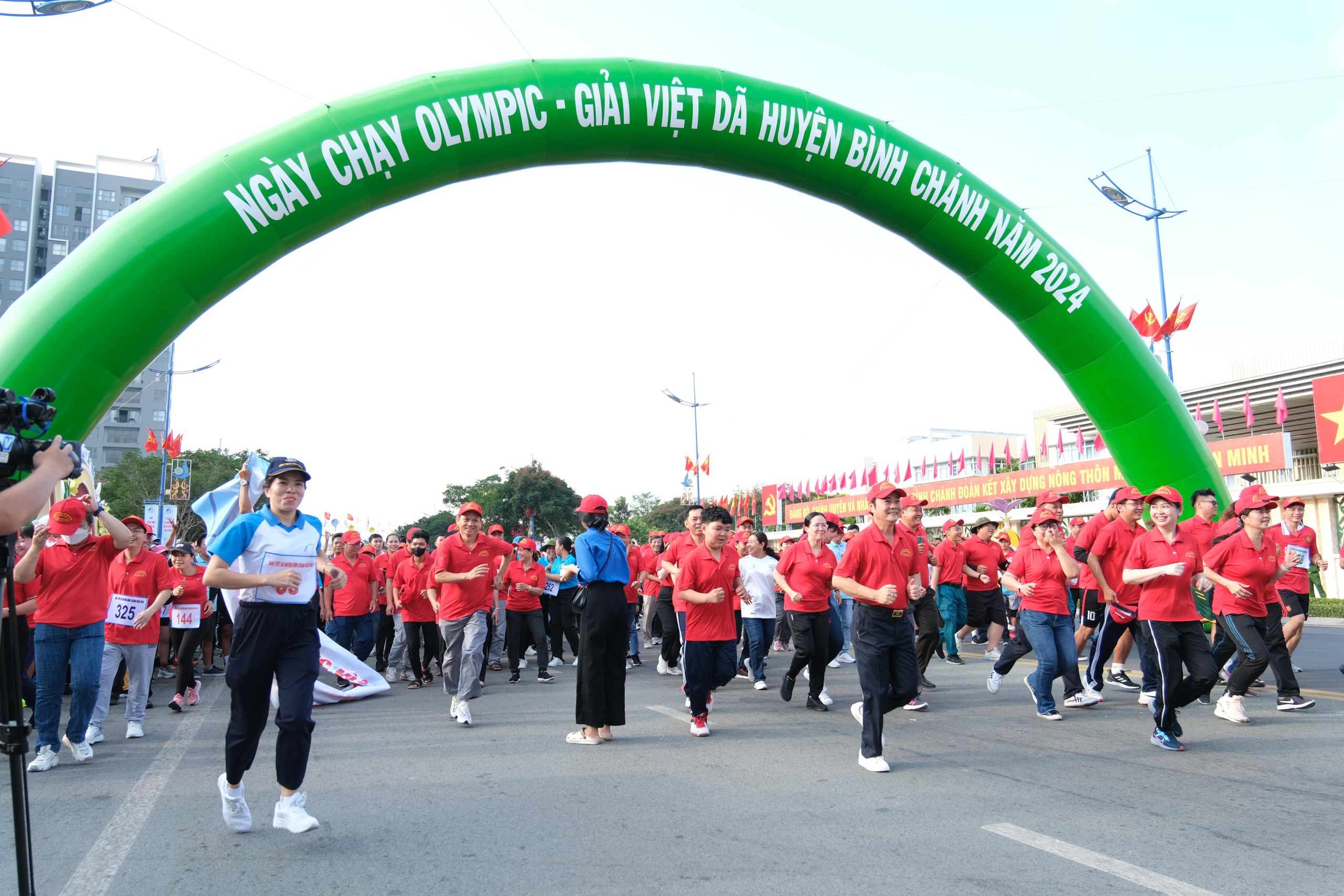 Huyện Bình Chánh: Hơn 2.500 VĐV tham gia ngày chạy Olympic vì sức khỏe toàn dân- Ảnh 2.