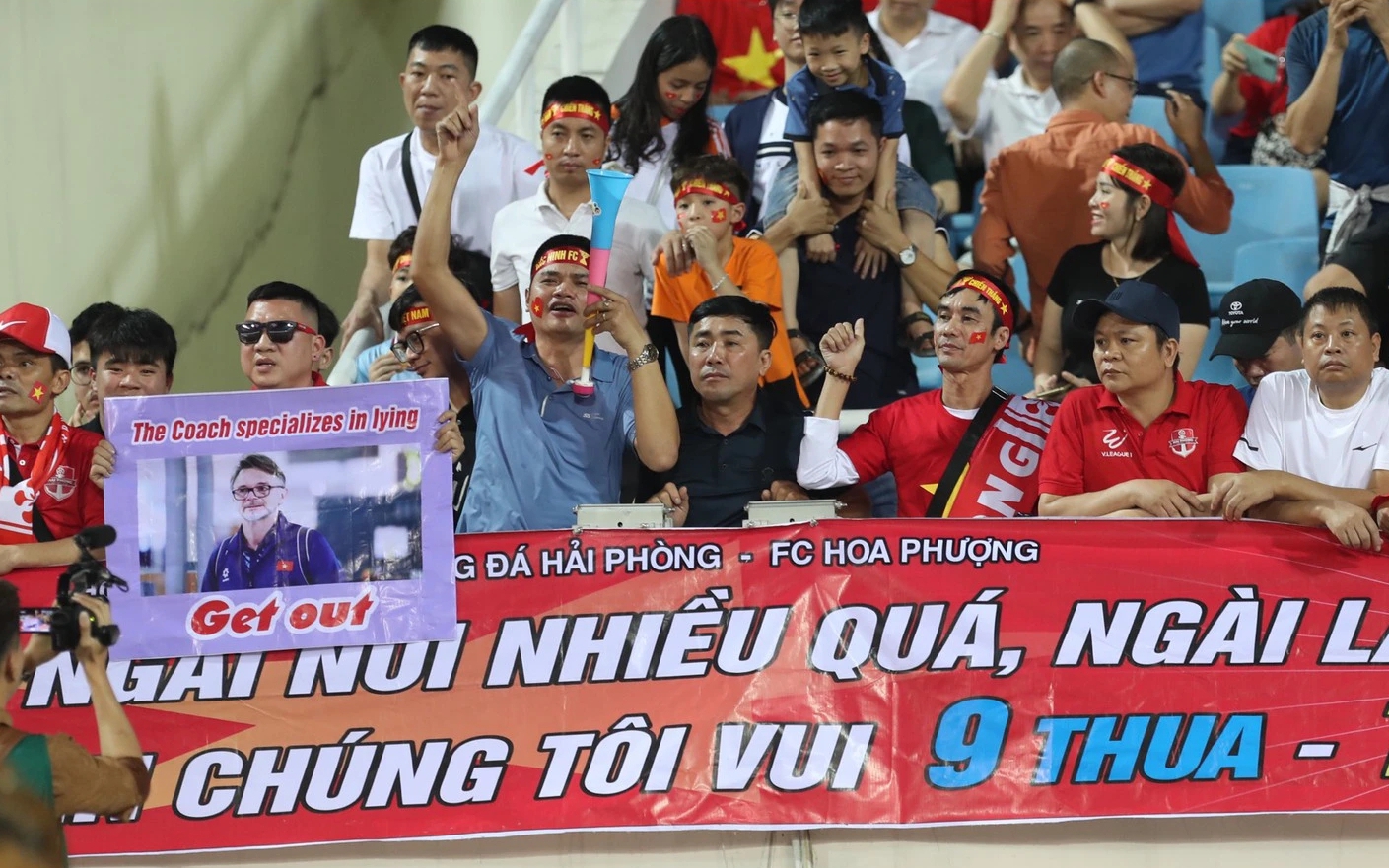 NÓNG: HLV Troussier chính thức chia tay đội tuyển Việt Nam