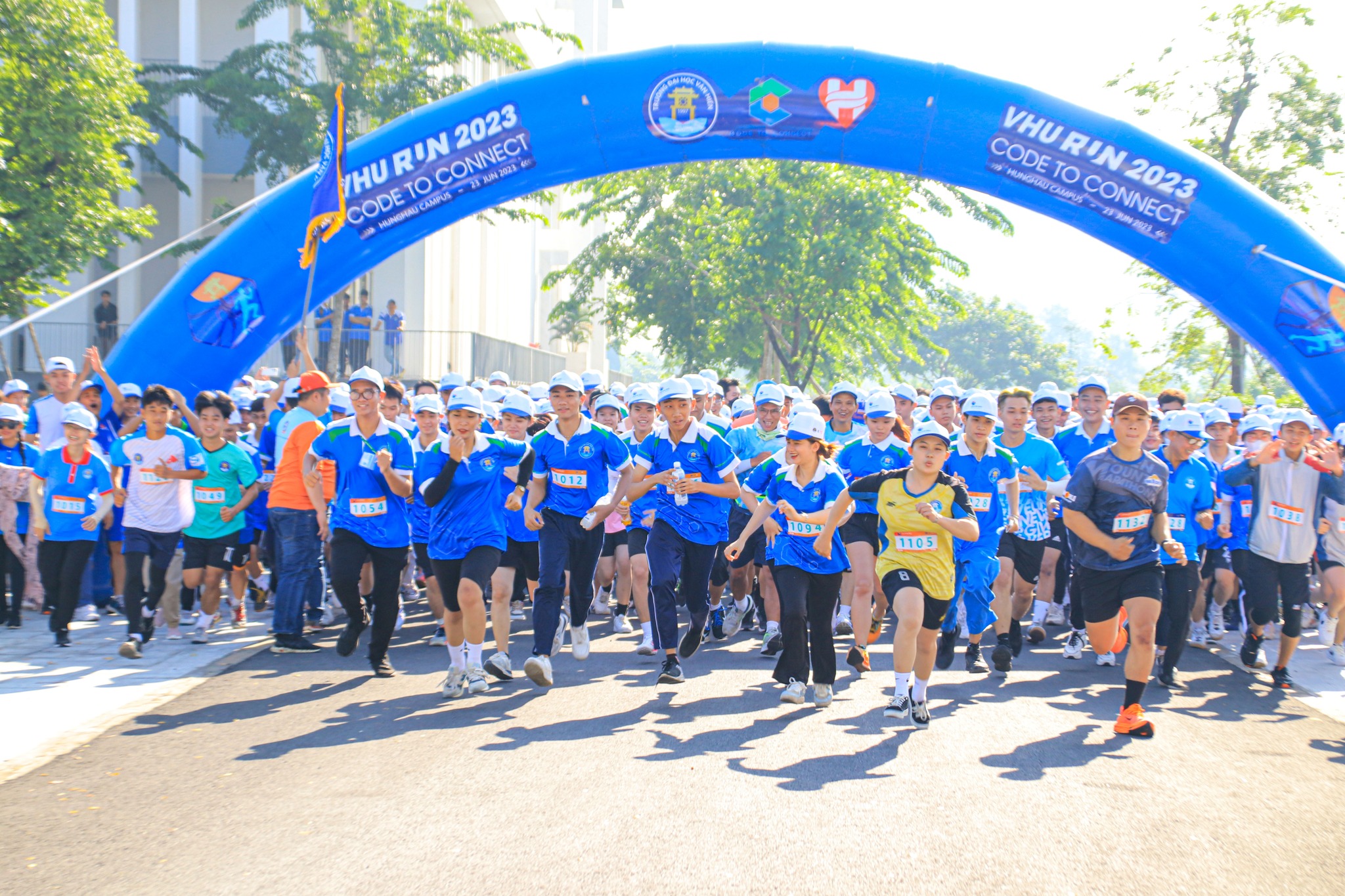 Trường Đại học Văn Hiến TP HCM: 150 thành viên tham gia giải half-marathon 