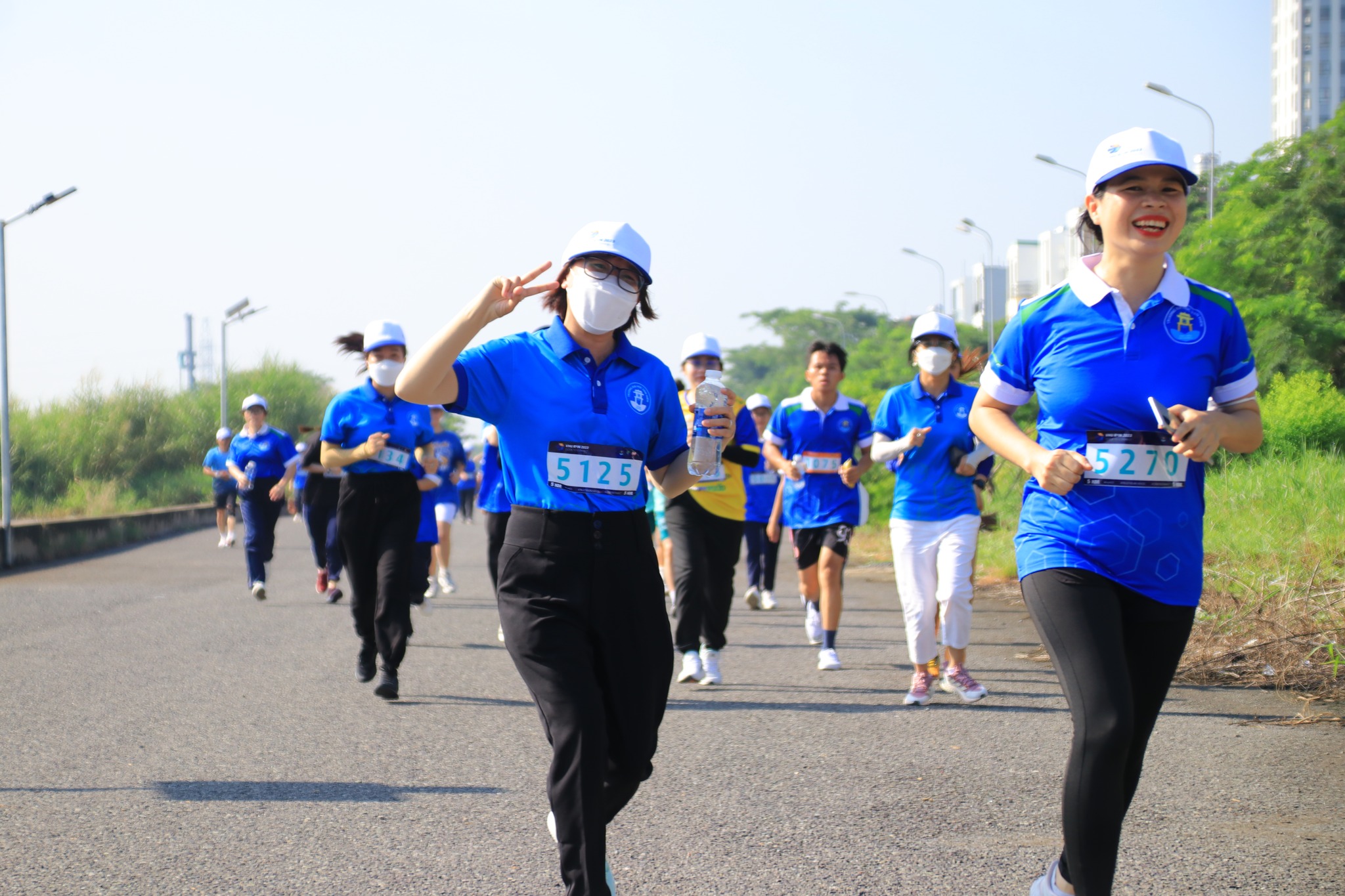 Trường Đại học Văn Hiến TP HCM: 150 thành viên tham gia giải half-marathon 