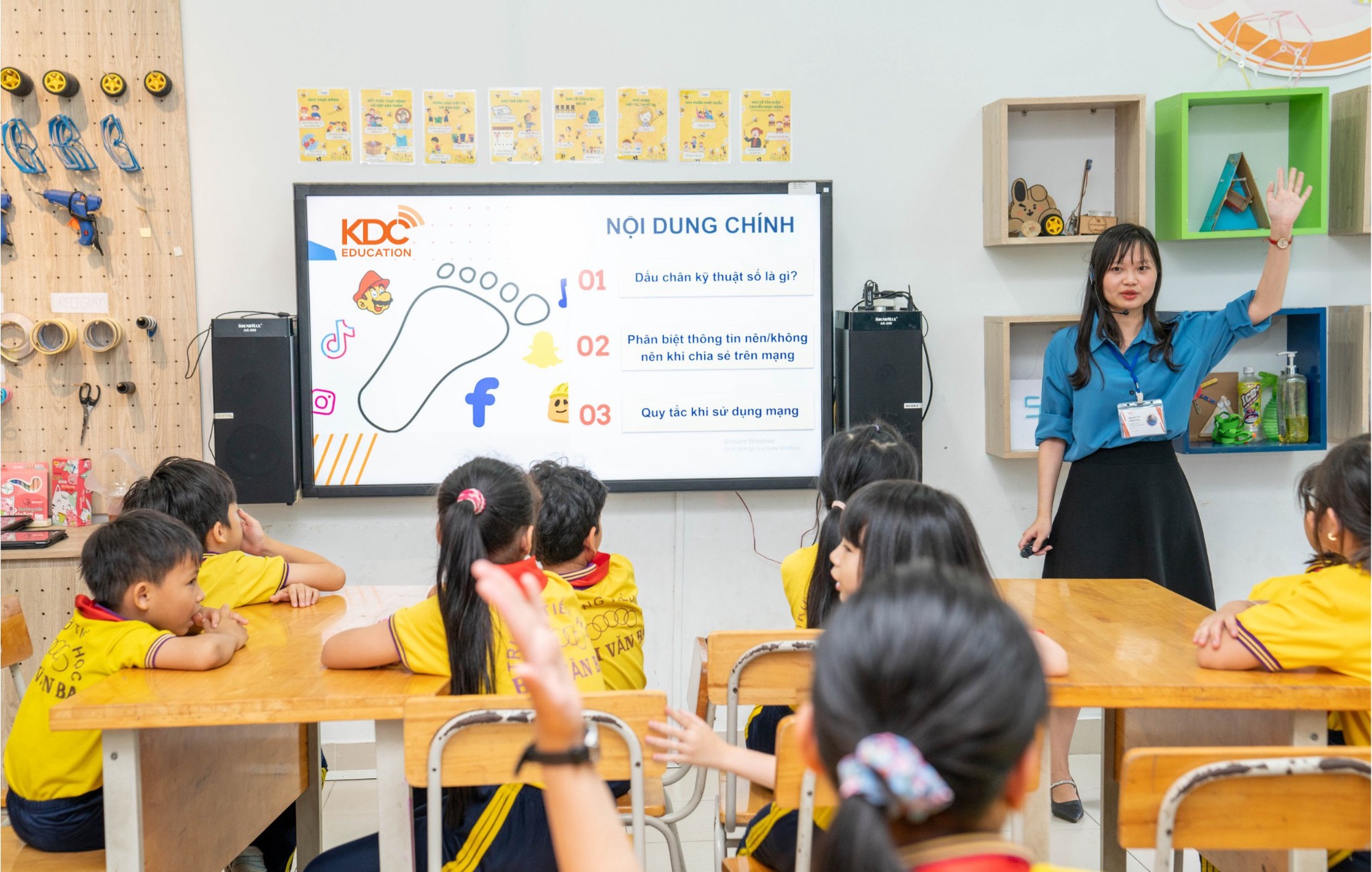 Giáo dục kỹ năng công dân số bậc tiểu học: Không thể chần chừ