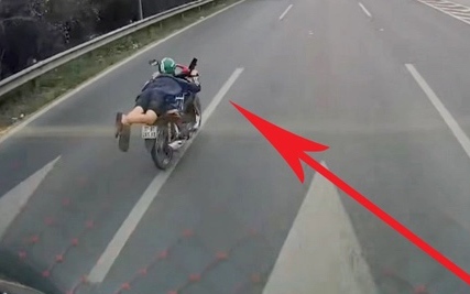 Công an Gia Lai truy tìm tài xế ô tô “phóng như bay” qua ngã tư Quốc lộ - Ảnh 2.