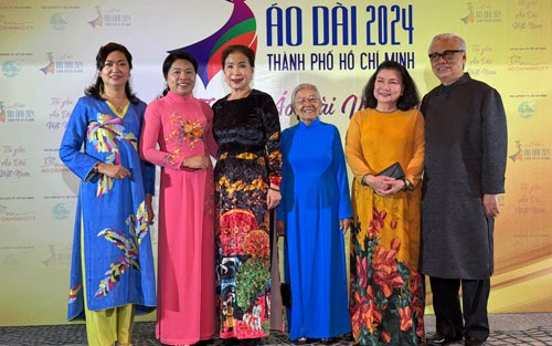 Lễ hội áo dài TP HCM năm 2024: Bảo tồn, phát huy giá trị của áo dài Việt Nam