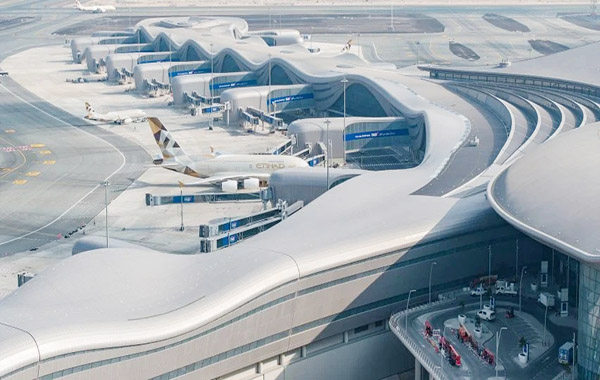 Sân bay quốc tế Zayed ở UAE có kiến trúc tựa như cồn cát- Ảnh 3.