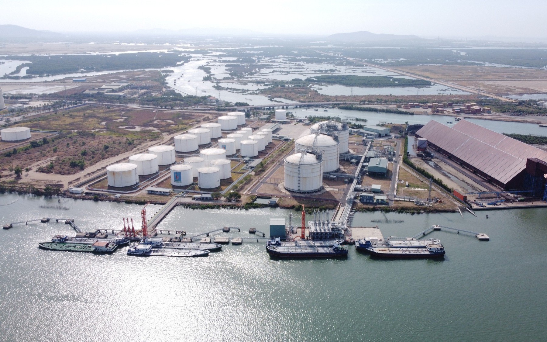 Một công ty Mỹ mua 49% cổ phần kho cảng LNG Cái Mép


