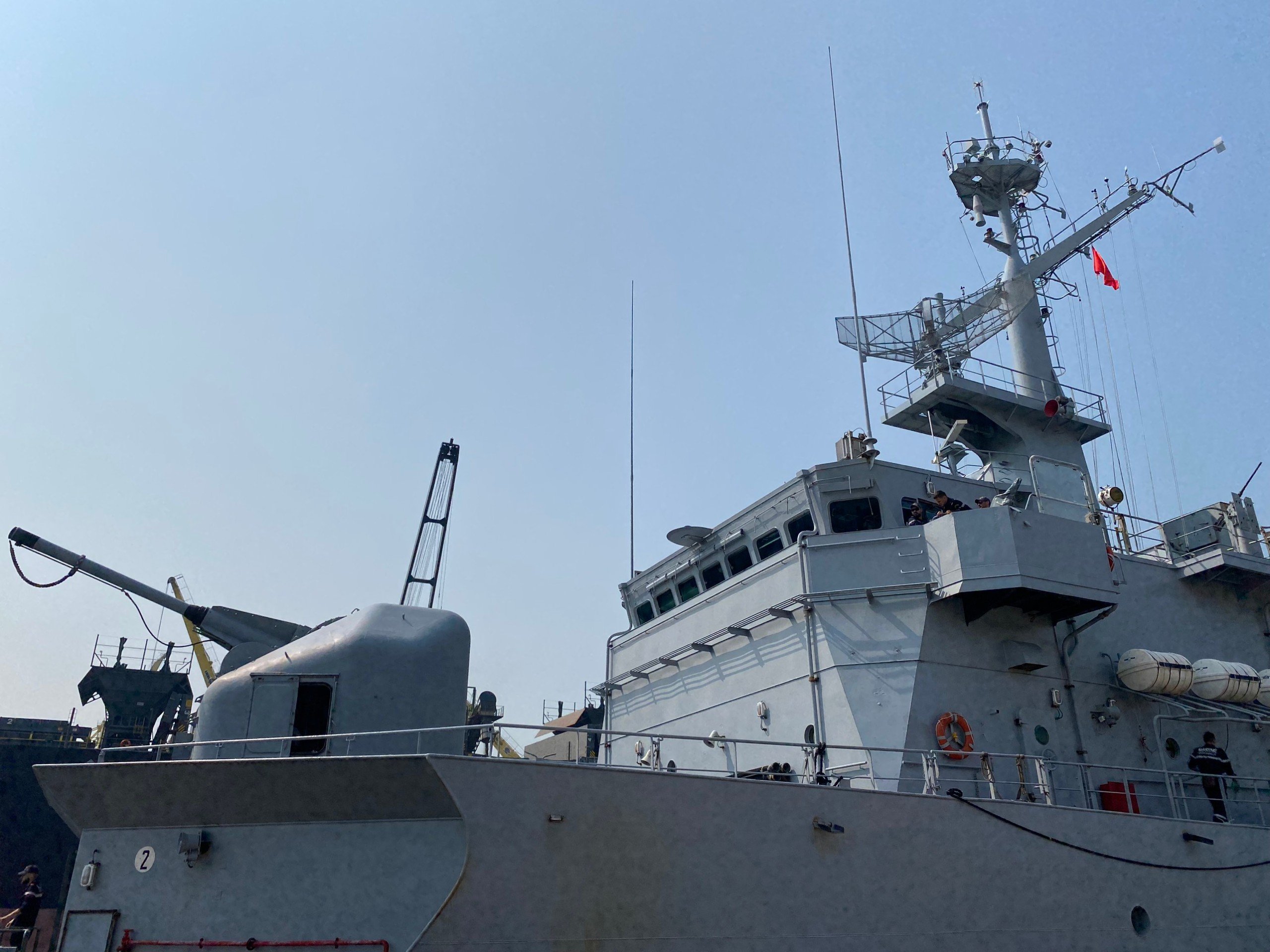 Cận cảnh tàu tuần dương Pháp vừa cập cảng Đà Nẵng- Ảnh 4.
