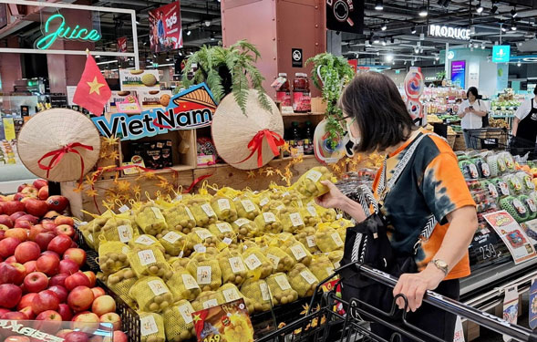 Trái cây Việt Nam được bán tại siêu thị thuộc Tập đoàn Central Retail ở Thái Lan