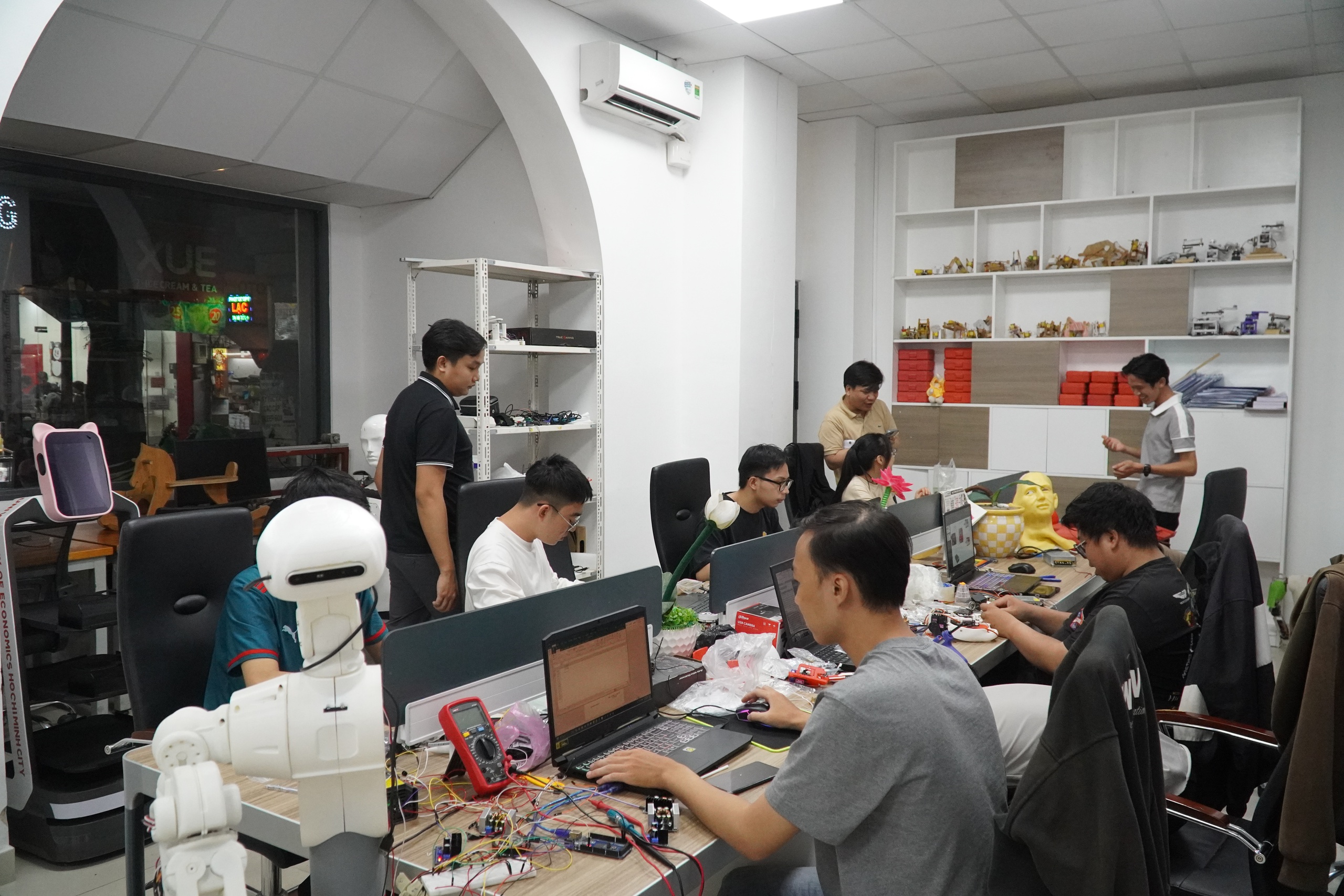 Phòng thí nghiệm mở cho sinh viên nghiên cứu trí tuệ nhân tạo- Ảnh 6.