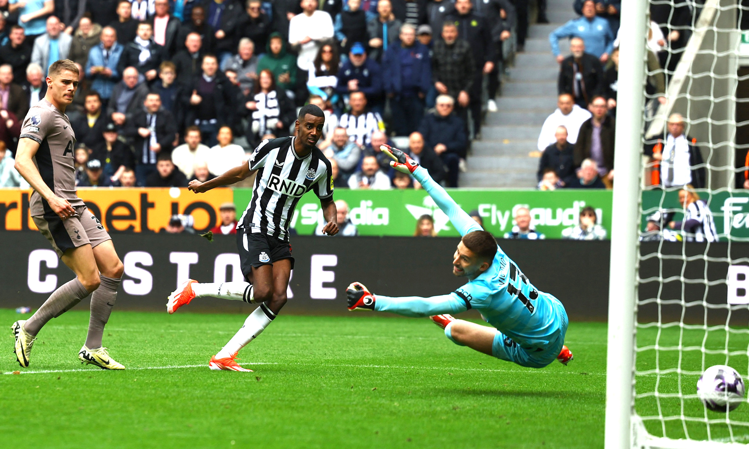 Thua Thảm Newcastle Tottenham Văng Khỏi Top 4 Ngoại Hạng