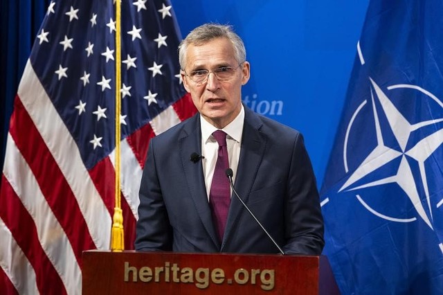 Tổng Thư ký NATO Jens Stoltenberg thúc đẩy các nước thành viên gia tăng chi tiêu quốc phòng. Ảnh: EPA