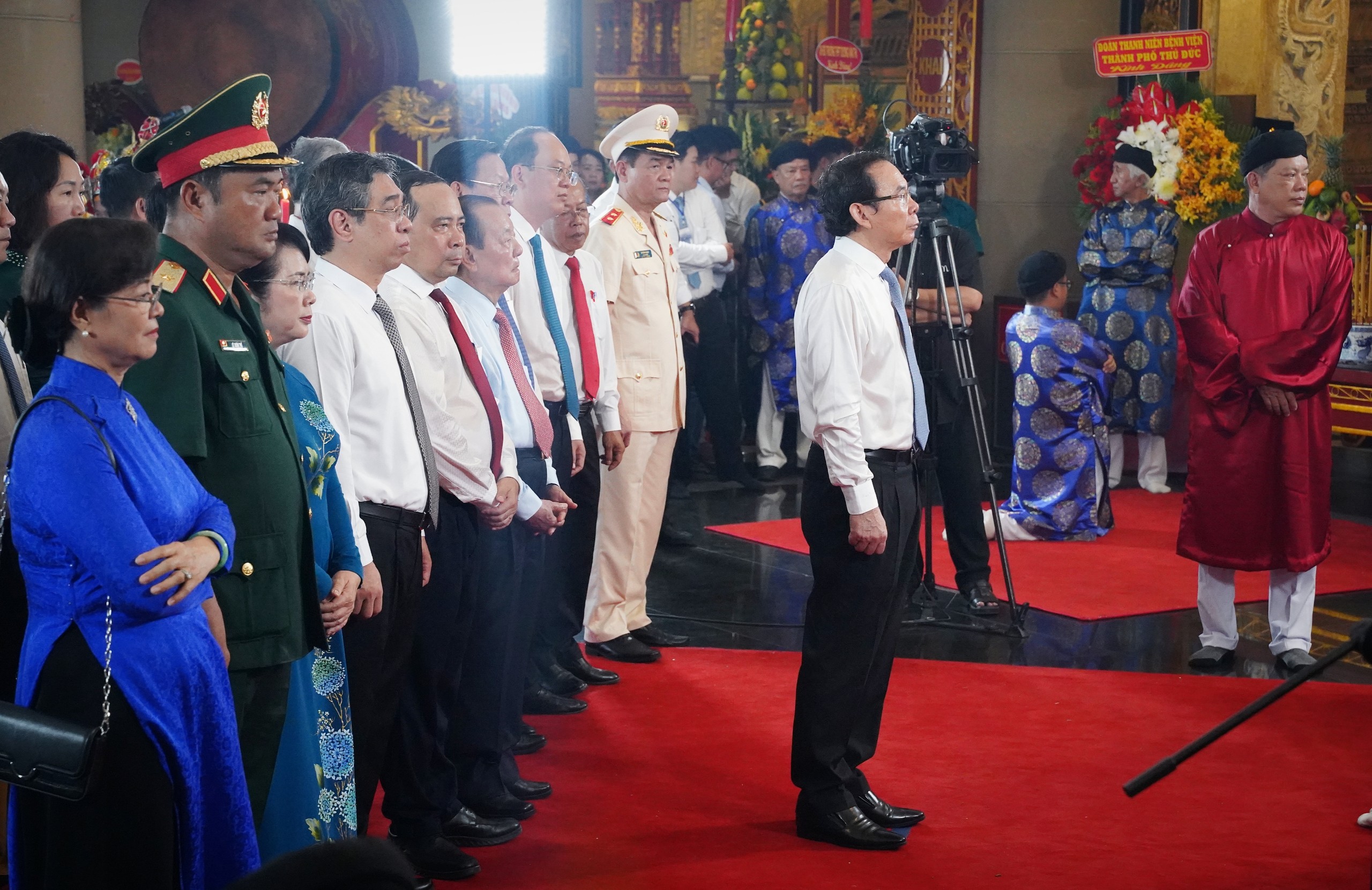 VIDEO: Người dân TP HCM gìn giữ truyền thống dâng lễ ngày giỗ Tổ- Ảnh 3.