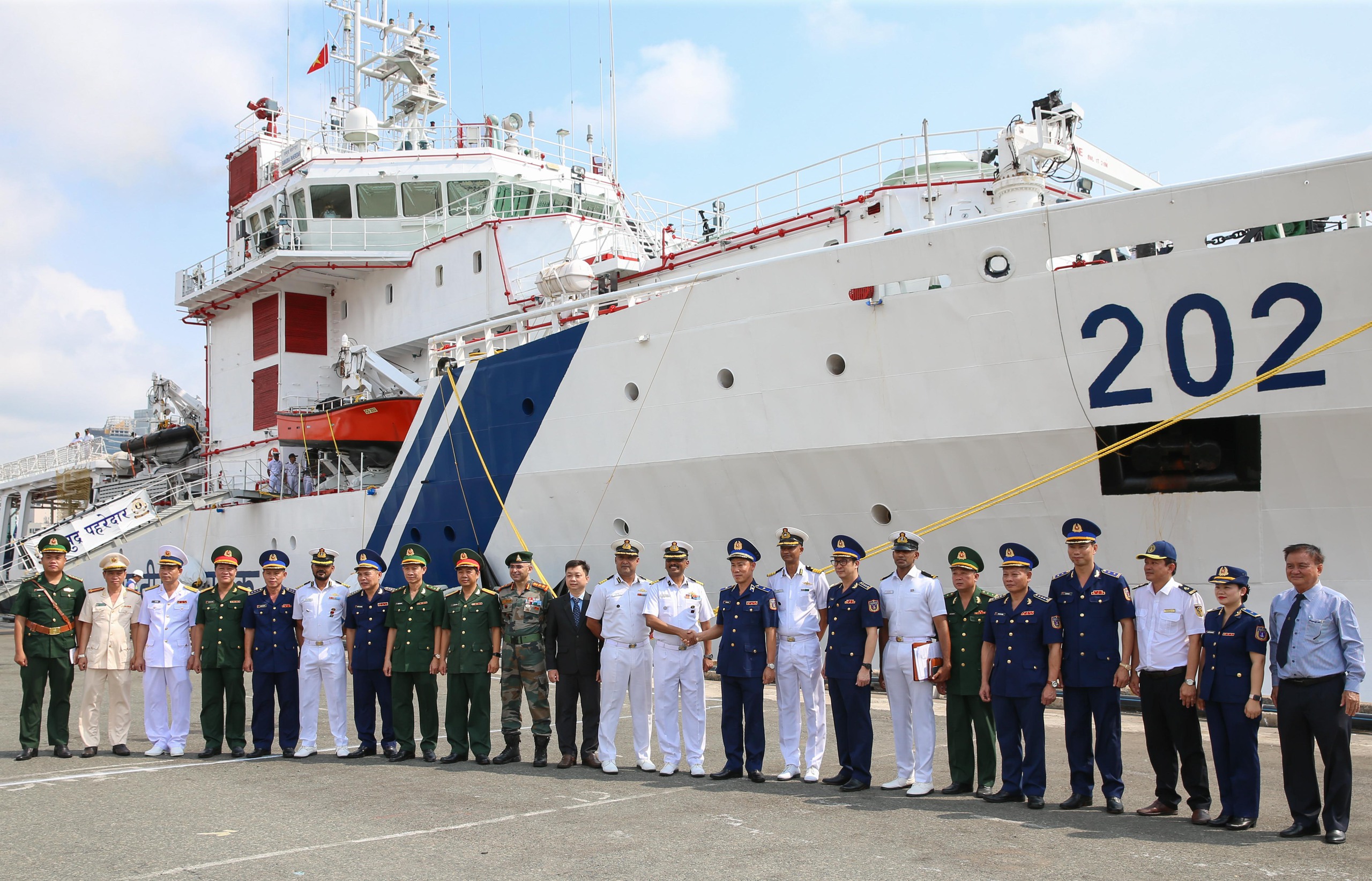 Cận cảnh tàu cảnh sát biển Ấn Độ đang thăm TP HCM- Ảnh 11.
