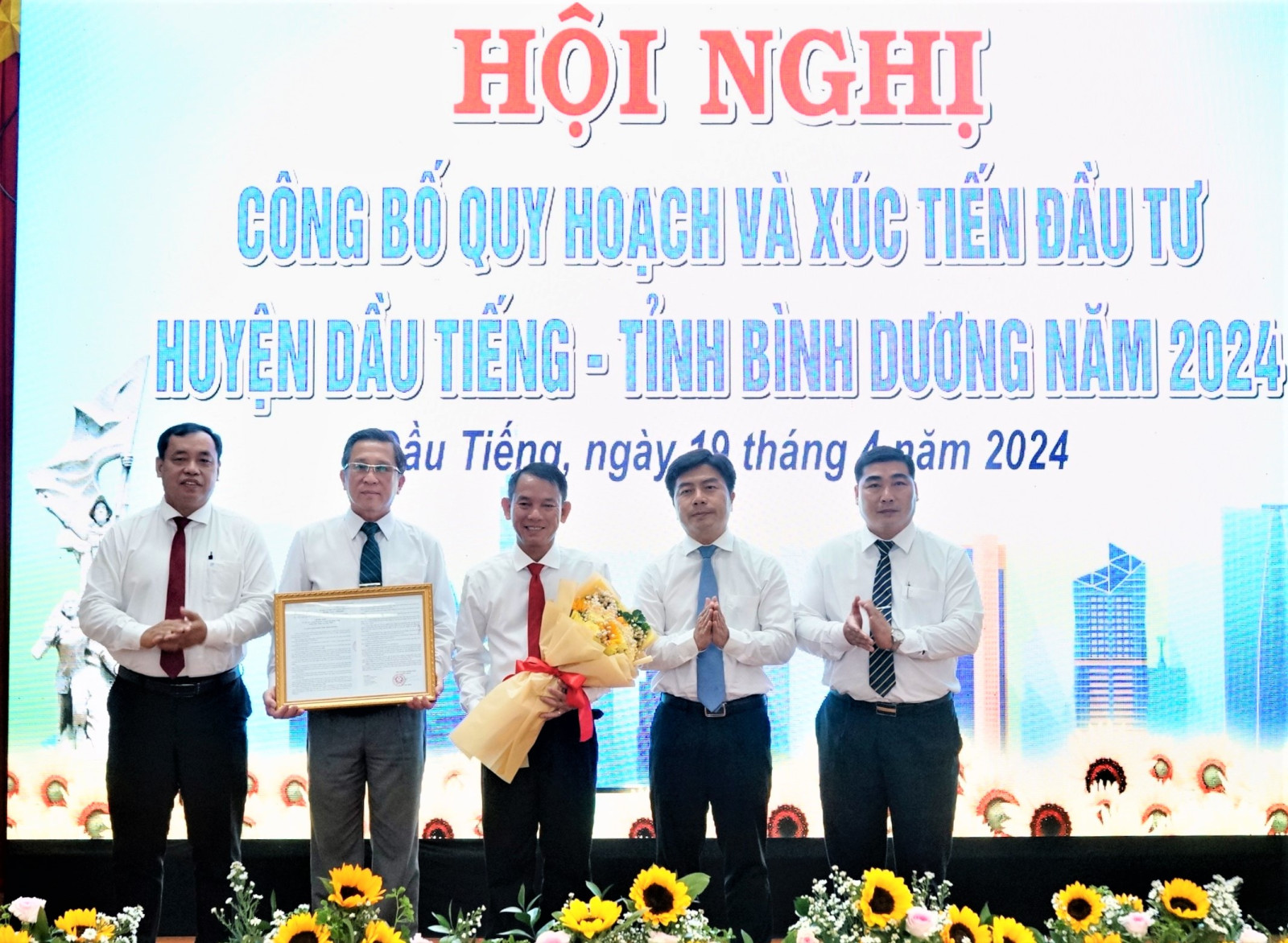 Công bố quy hoạch xây dựng vùng huyện Dầu Tiếng đến năm 2040- Ảnh 2.