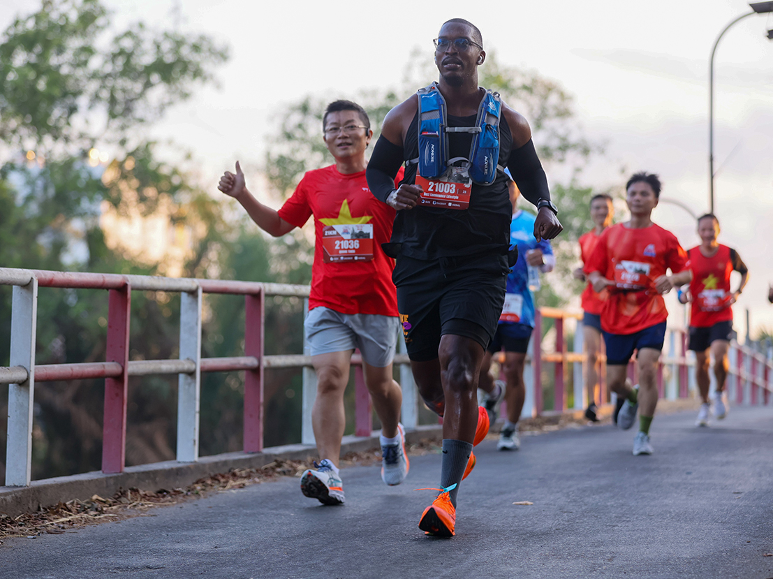 Những khoảnh khắc đáng nhớ tại giải Giải half-marathon “Tự hào Tổ quốc tôi”- Ảnh 7.