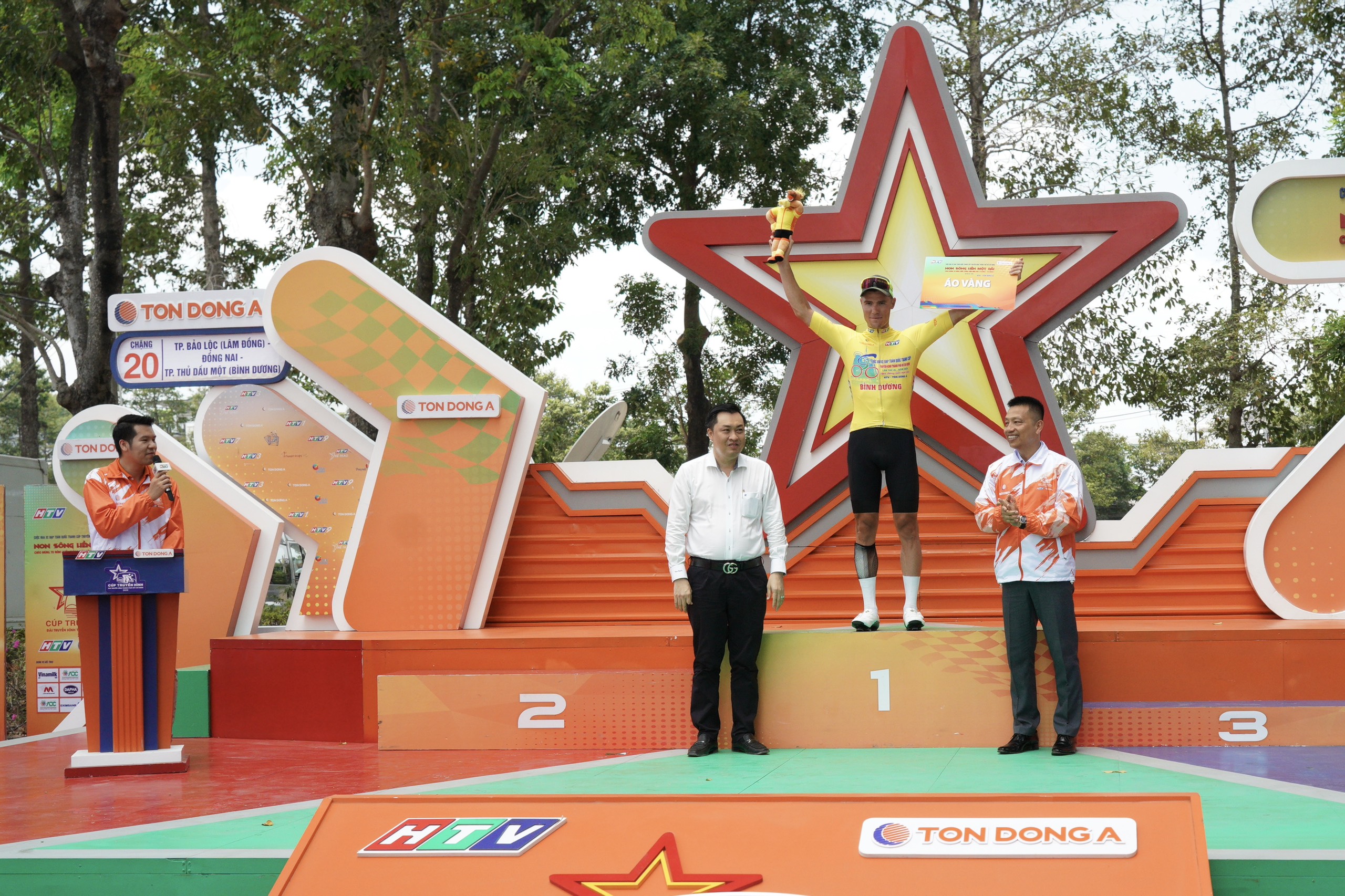 Nguyễn Văn Nhã giúp Quân khu 7 có chiến thắng chặng đầu tiên tại Cúp truyền hình 2024- Ảnh 9.