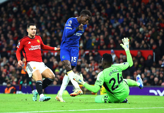 Cả Chelsea lẫn Man United đều có phong độ thiếu ổn định Ảnh: REUTERS