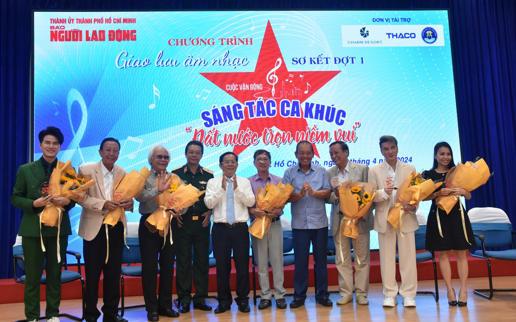 Nghệ sĩ tề tựu sơ kết Vận động sáng tác ca khúc chủ đề 
