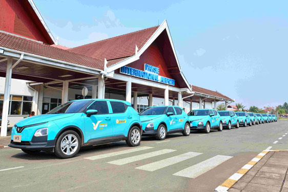 Kể từ khi khai thác dịch vụ taxi tại Lào vào cuối năm 2023, Xanh SM đã được người dân địa phương đón nhận  Ảnh: ĐỨC MINH