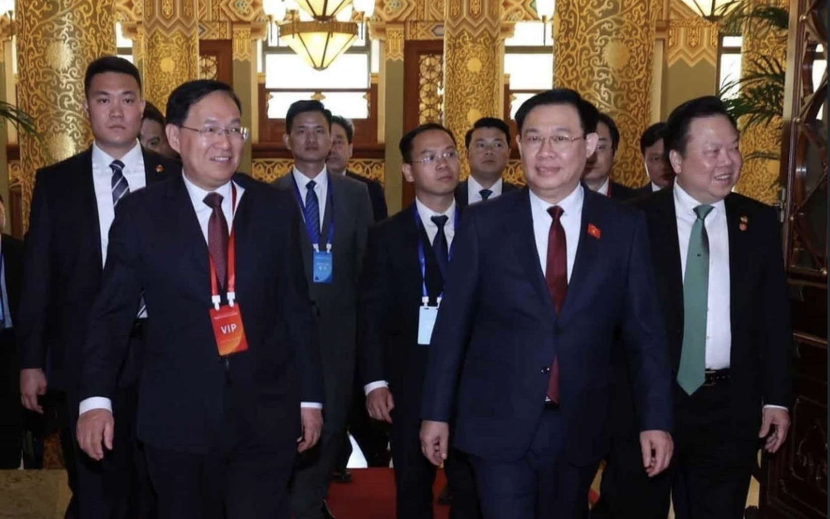 Chủ tịch QH Vương Đình Huệ dự tọa đàm doanh nghiệp nhà nước Việt Nam - Trung Quốc