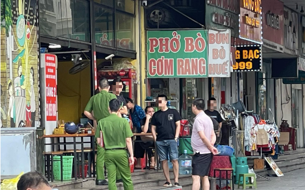 Bắt 2 thanh thiếu niên đâm người khác trọng thương vì cho rằng bị "nhìn đểu"- Ảnh 2.
