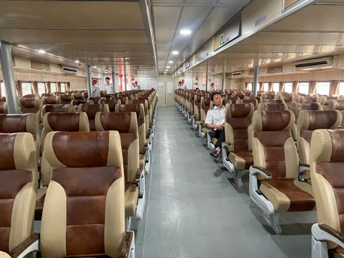 Tàu có thể chở trên 1.000 hành khách mỗi chuyến