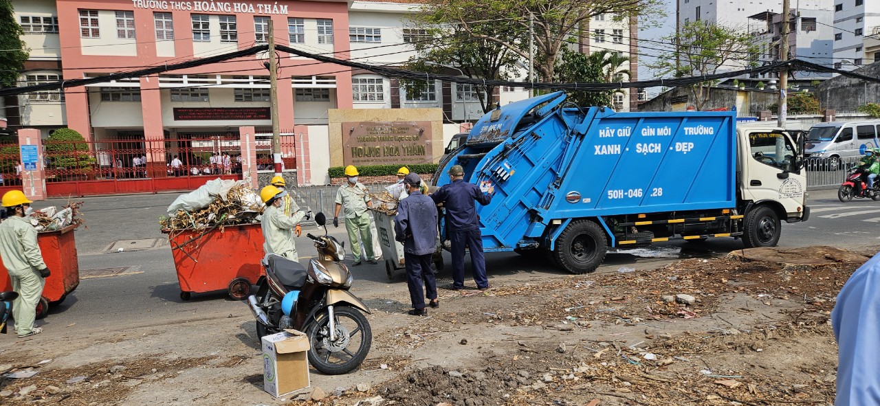 Diện mạo mới của đường Hoàng Hoa Thám sau phản ánh của Báo Người Lao Động- Ảnh 2.