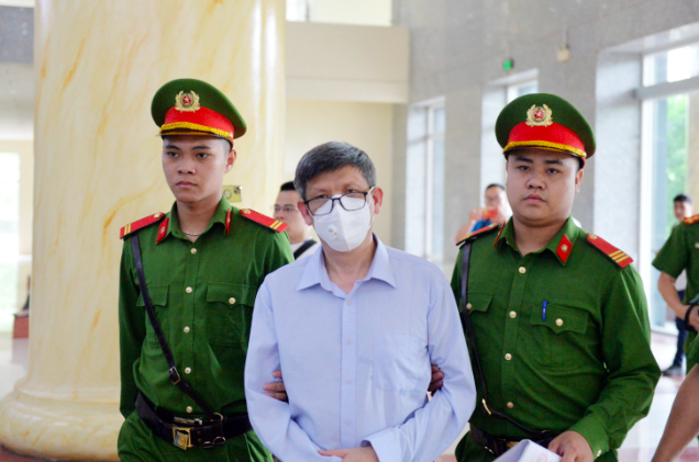 Cựu bộ trưởng Y tế Nguyễn Thanh Long nộp thêm 1 tỉ đồng, xin giảm nhẹ hình phạt