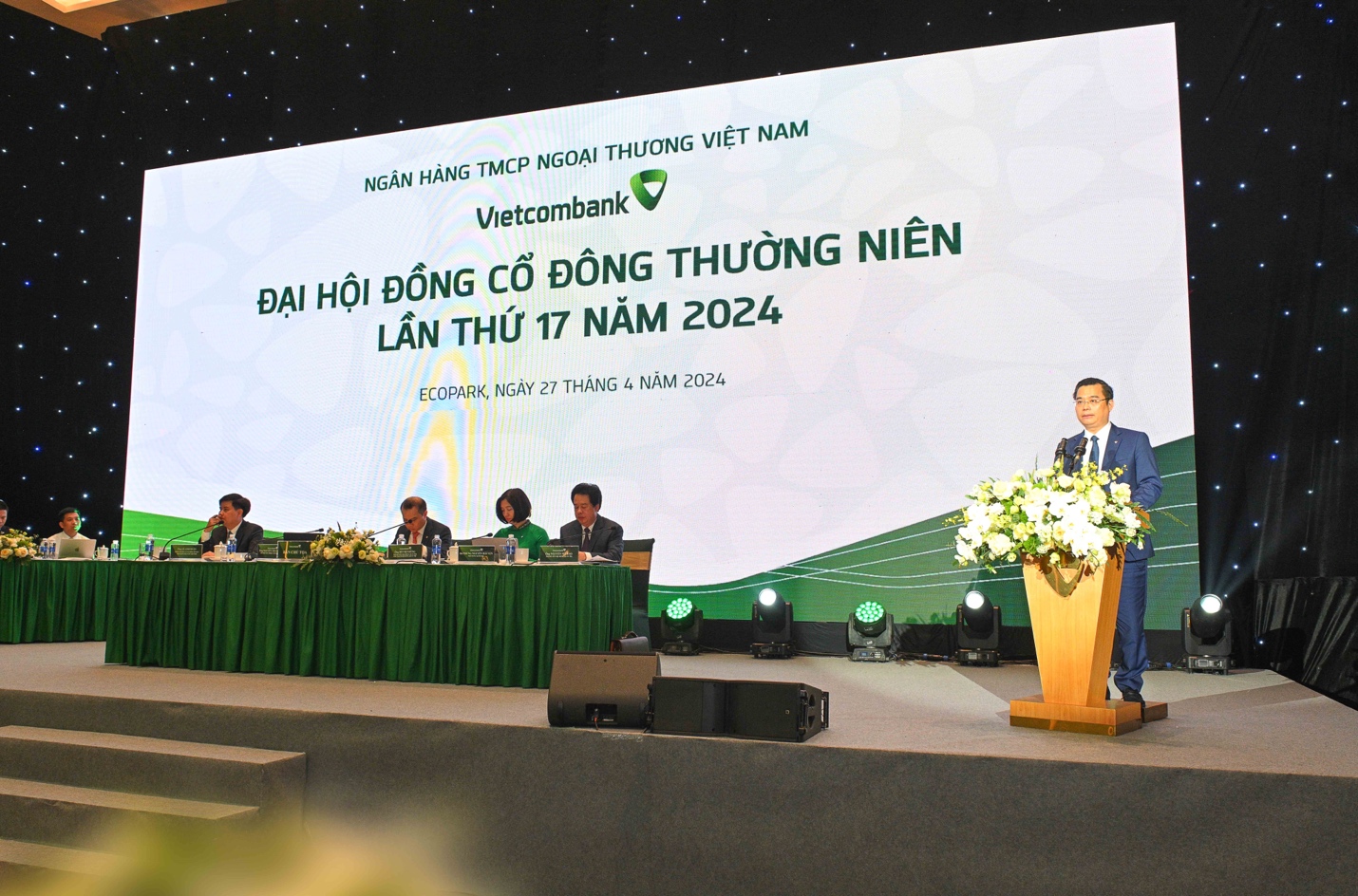 Vietcombank tổ chức thành công đại hội đồng cổ đông thường niên năm 2024- Ảnh 2.