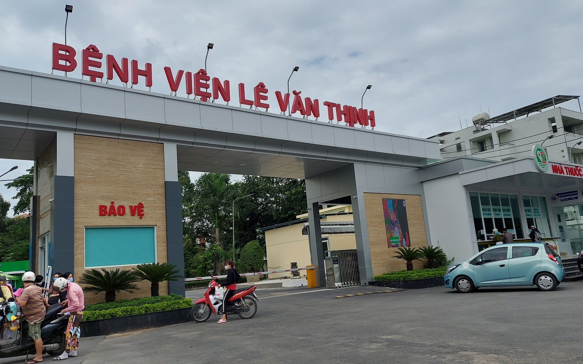 15 học sinh 4 trường ở Thủ Đức nhập viện, nghi ngộ độc thực phẩm