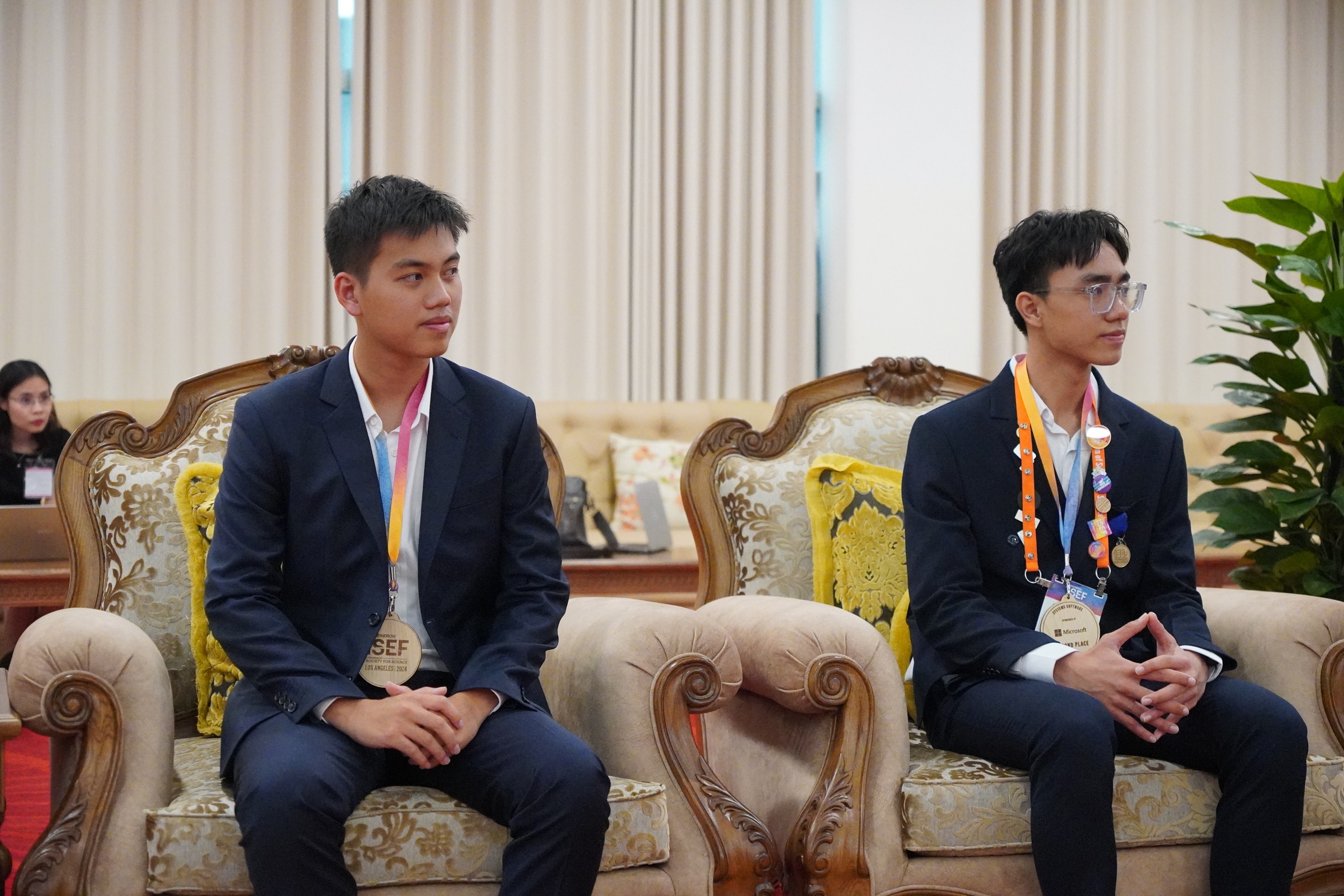 TP HCM khen thưởng 2 học sinh đoạt giải cuộc thi khoa học kỹ thuật quốc tế- Ảnh 1.