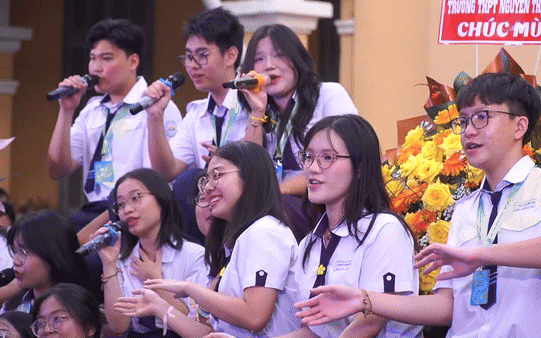 Sở GD-ĐT TPHCM: Lễ tri &acirc;n, trưởng th&agrave;nh kh&ocirc;ng tổ chức ph&ocirc; trương, tốn k&eacute;m - Ảnh 2.