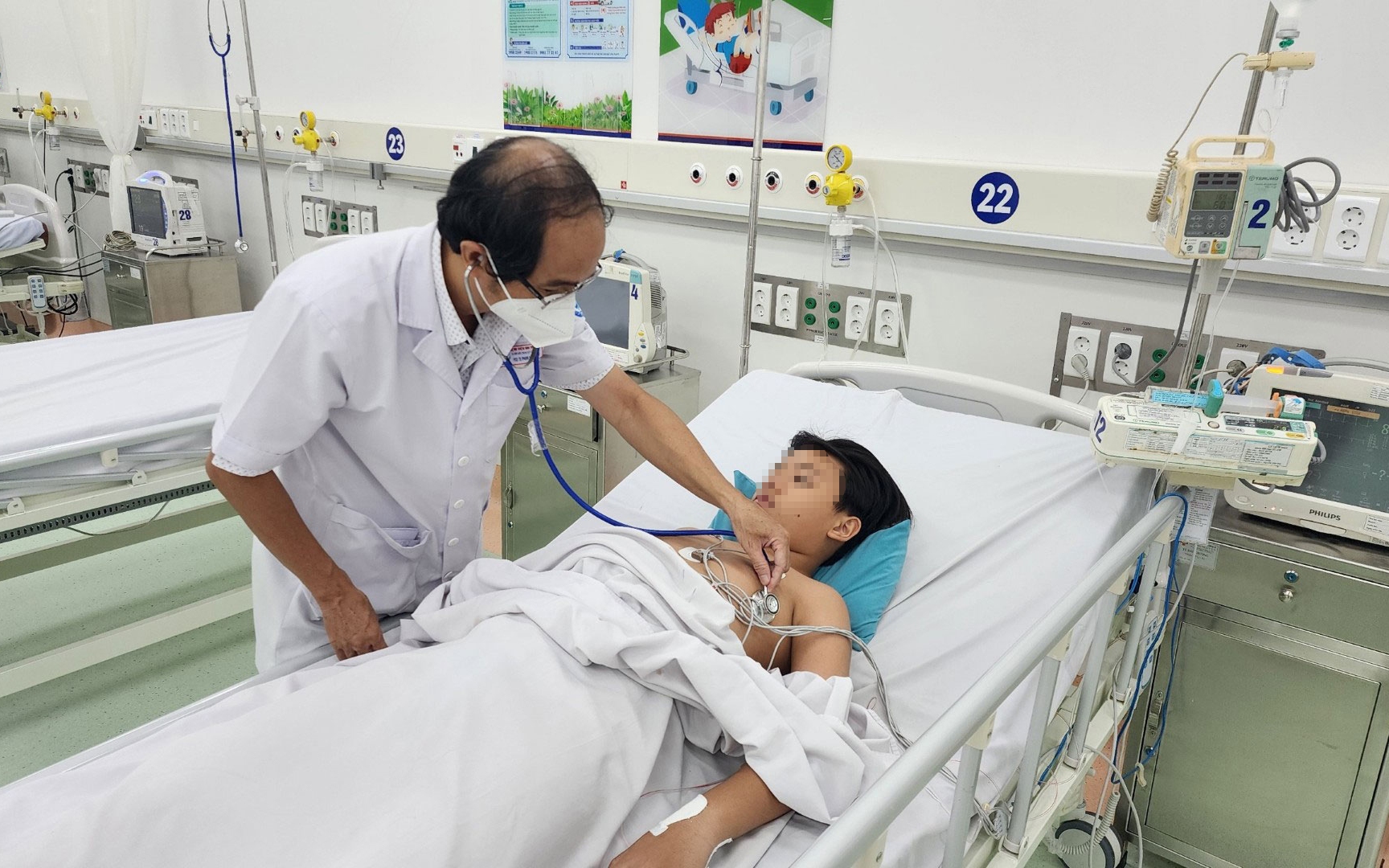 Nắng n&oacute;ng cực đoan, b&aacute;c sĩ cảnh b&aacute;o những nguy cơ về sức khỏe - Ảnh 2.