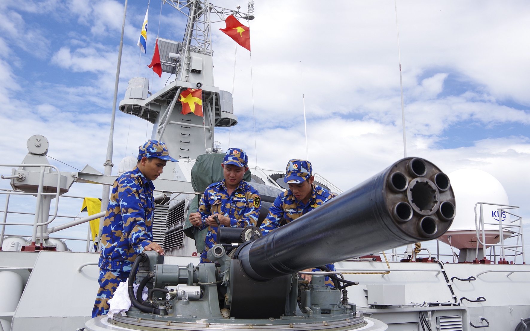 70 NĂM HẢI QUÂN NHÂN DÂN VIỆT NAM (7.5.1955 - 7.5.2025):  Lời thề giữa trùng khơi - Ảnh 1.