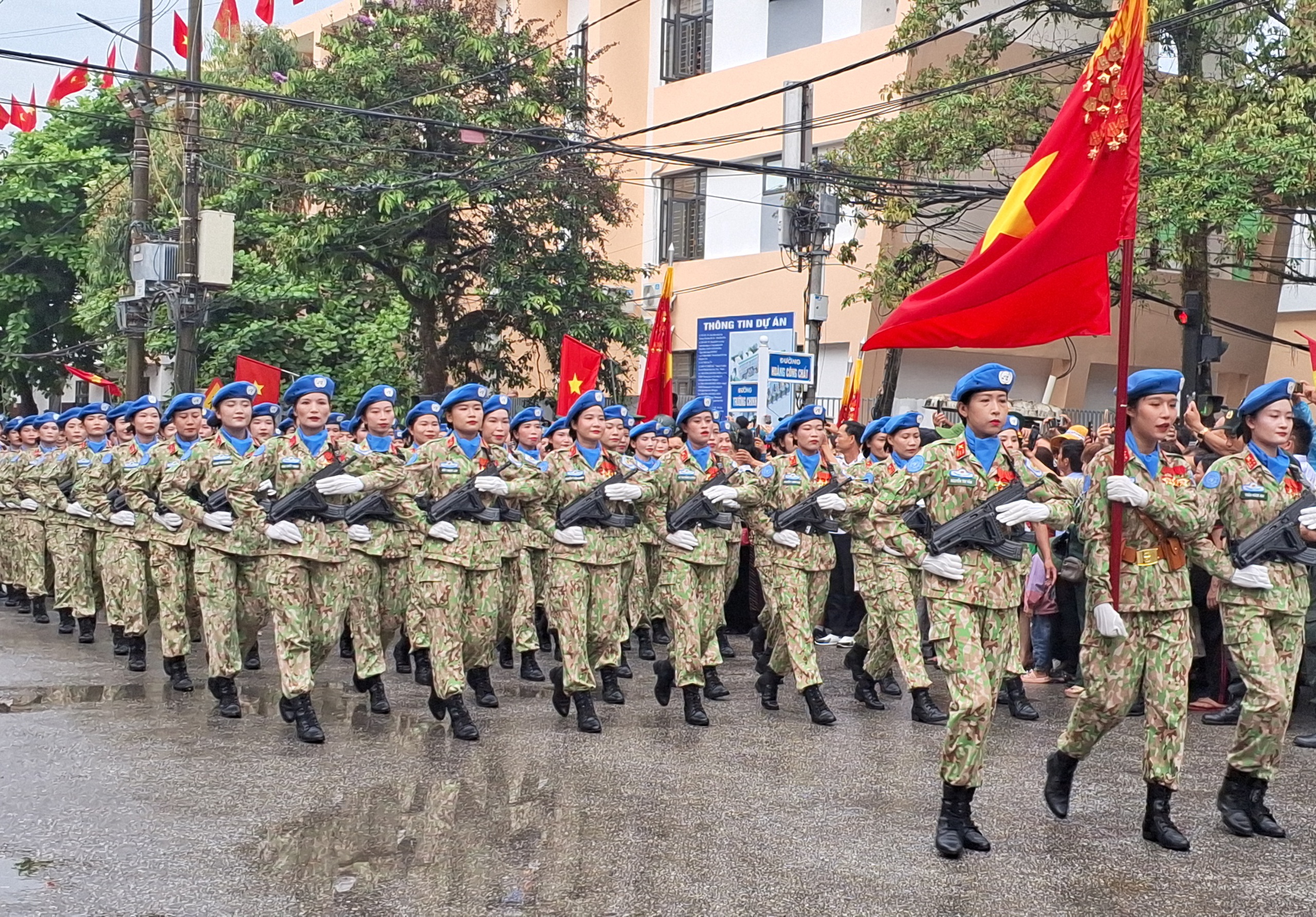 Những "bóng hồng" trong Lễ diễu binh, diễu hành kỷ niệm 70 năm Chiến thắng Điện Biên Phủ- Ảnh 14.