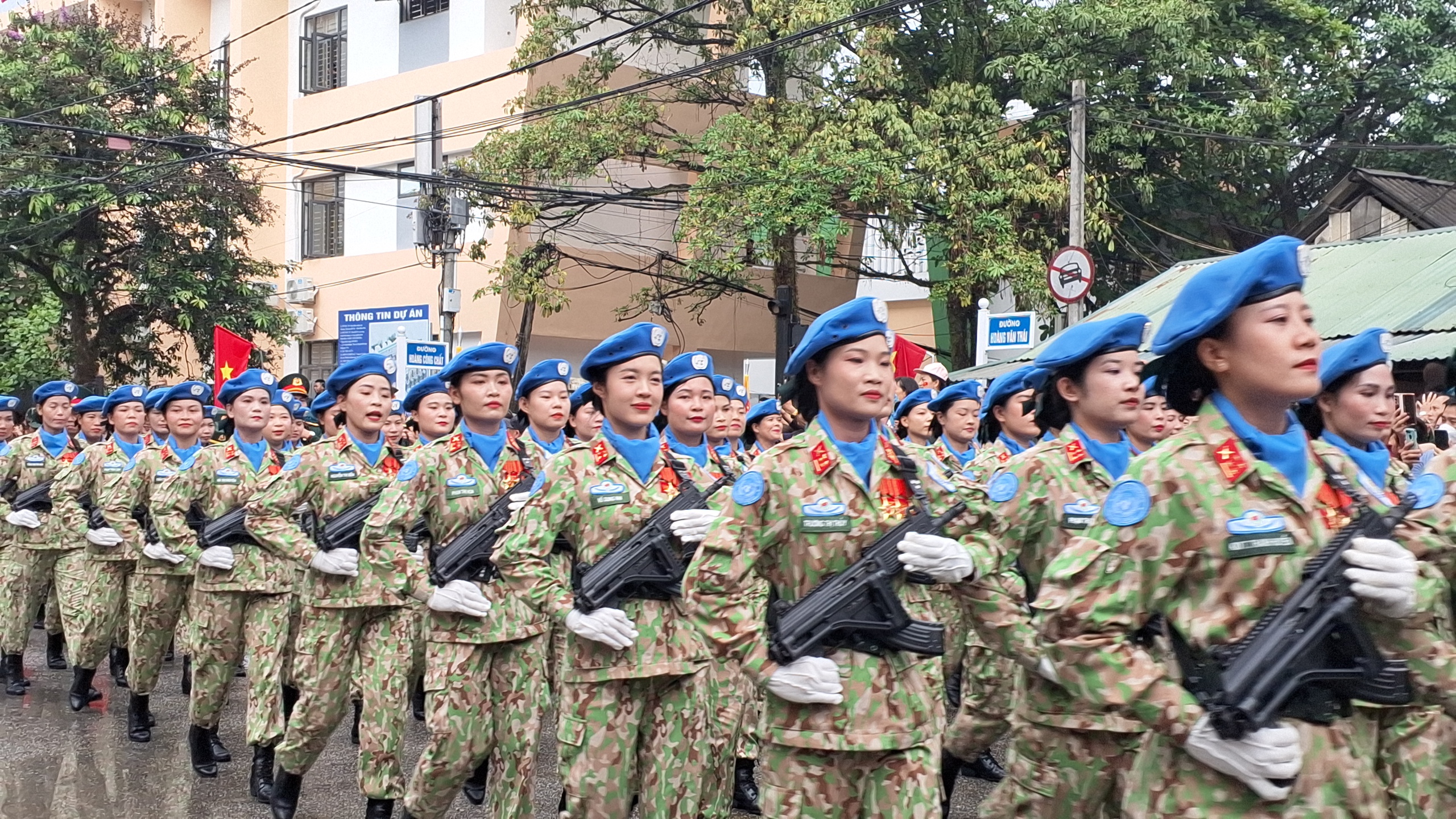 Những "bóng hồng" trong Lễ diễu binh, diễu hành kỷ niệm 70 năm Chiến thắng Điện Biên Phủ- Ảnh 13.