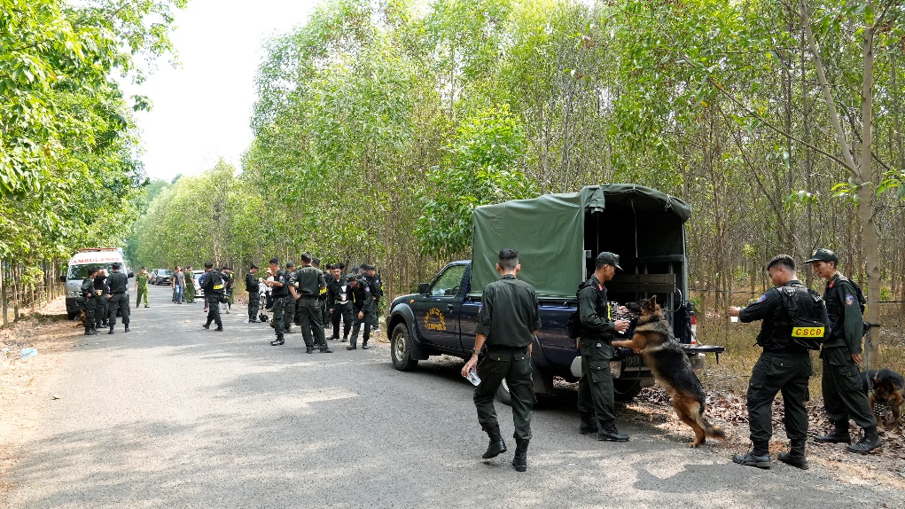 Truy tìm nghi phạm Lê Minh Công bị 100 công an tỉnh Bình Phước vây bắt - Ảnh 2.