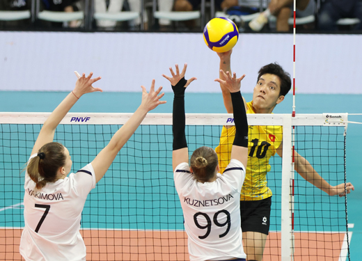 Bích Tuyền thi đấu trong màu áo tuyển Việt Nam tại AVC Challenge Cup 2024 Ảnh: AVC Bích Tuyền thi đấu trong màu áo tuyển Việt Nam tại AVC Challenge Cup 2024 Ảnh: AVC
