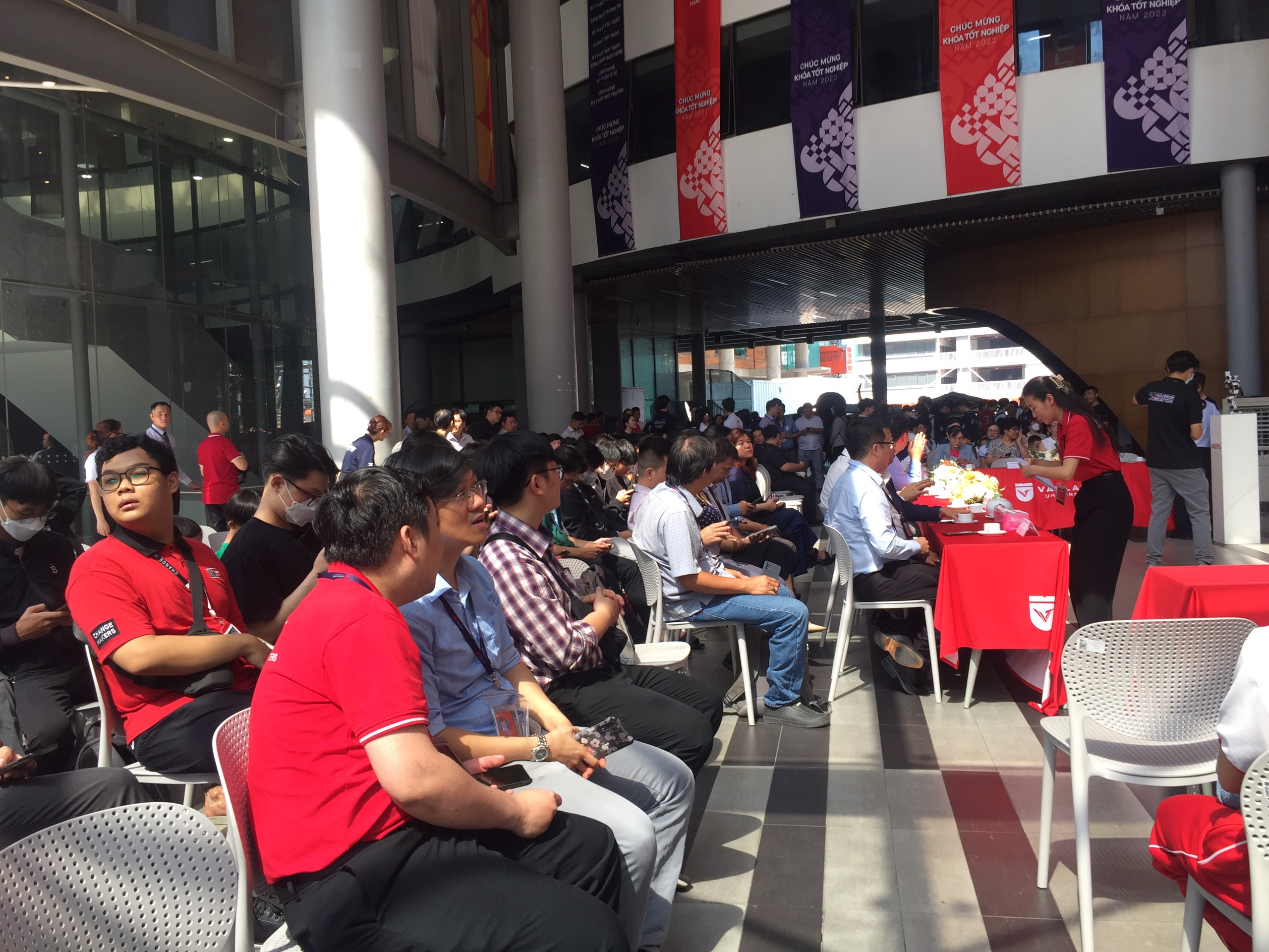 Mer enn 150 lag deltar i den nasjonale Robo G 2024-konkurransen – Bilde 1. Hơn 150 đội tham dự cuộc thi Robo G 2024 toàn quốc- Ảnh 1.