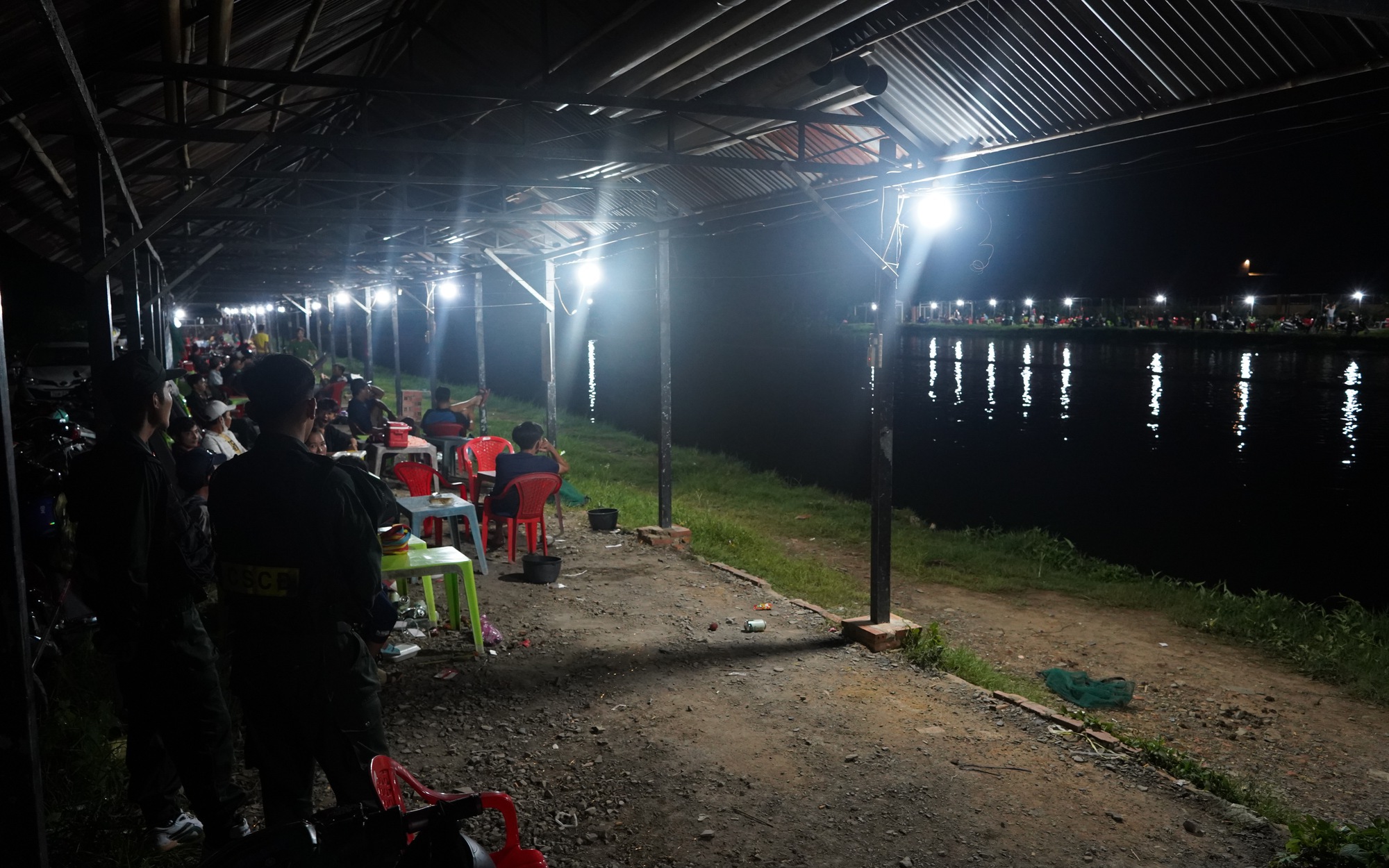 Khởi tố 40 cần thủ tham gia câu cá ăn tiền tại Đắk Lắk năm 2026 - Ảnh 2. Khởi tố 40 cần thủ tham gia câu cá ăn tiền tại Đắk Lắk năm 2026 - Ảnh 2.