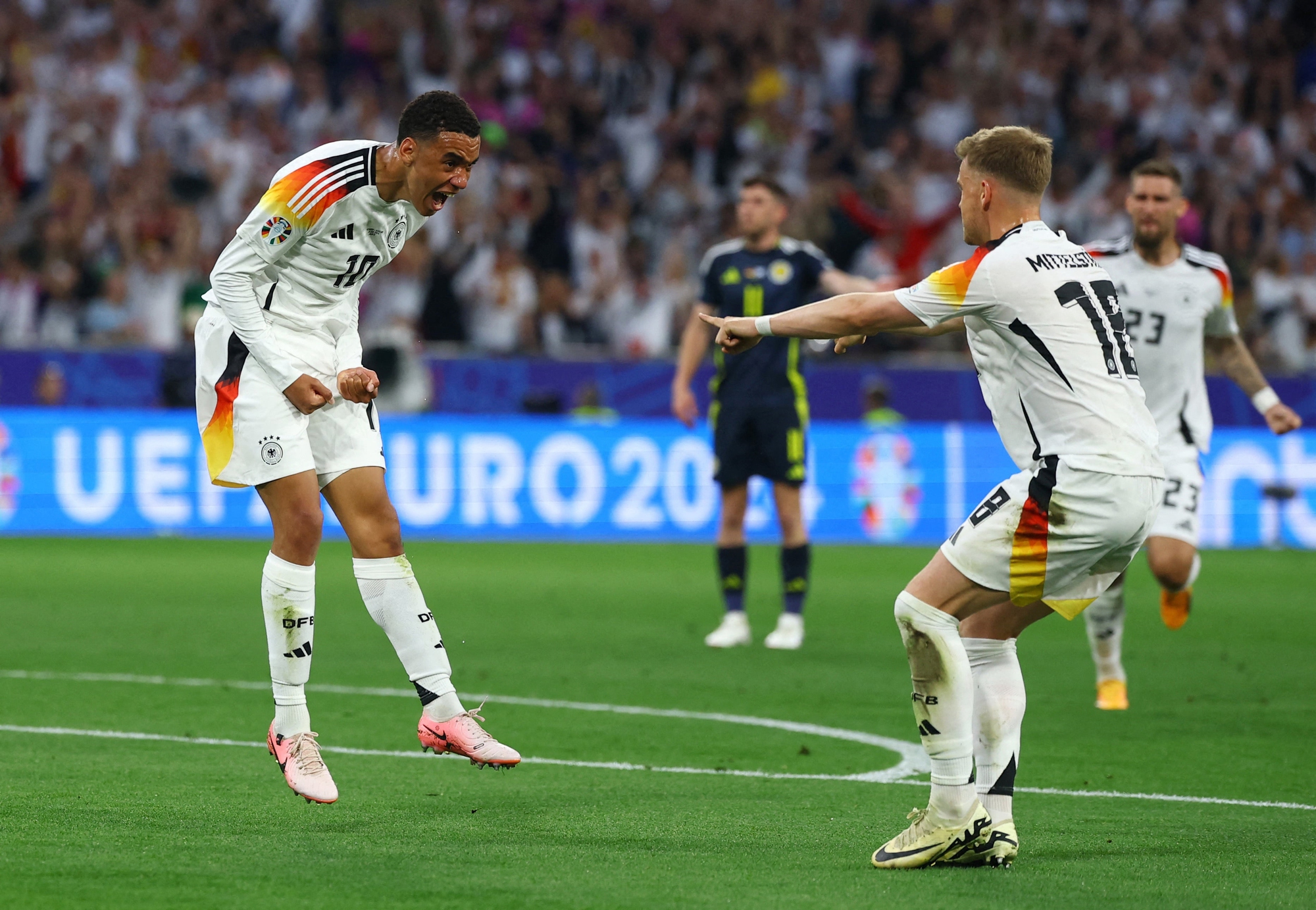 Euro 2024: Almanya son 16'ya erken bilet almakta kararlı - Fotoğraf 1. Euro 2024: Đức quyết giành vé sớm vào vòng 1/8- Ảnh 1.